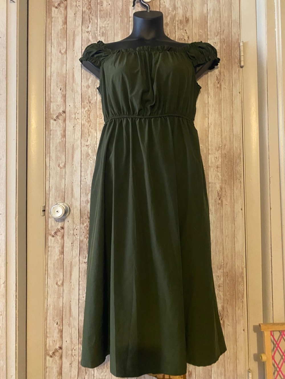 Scarlet Darkness Green Renaissance dress size Large off the shoulder lace up